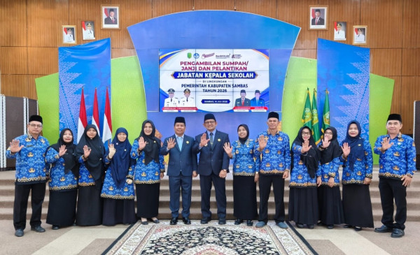 Lantik 91 Kepala Sekolah, Bupati Sambas Tekankan Peran Strategis Sebagai Motor Perubahan Pendidikan